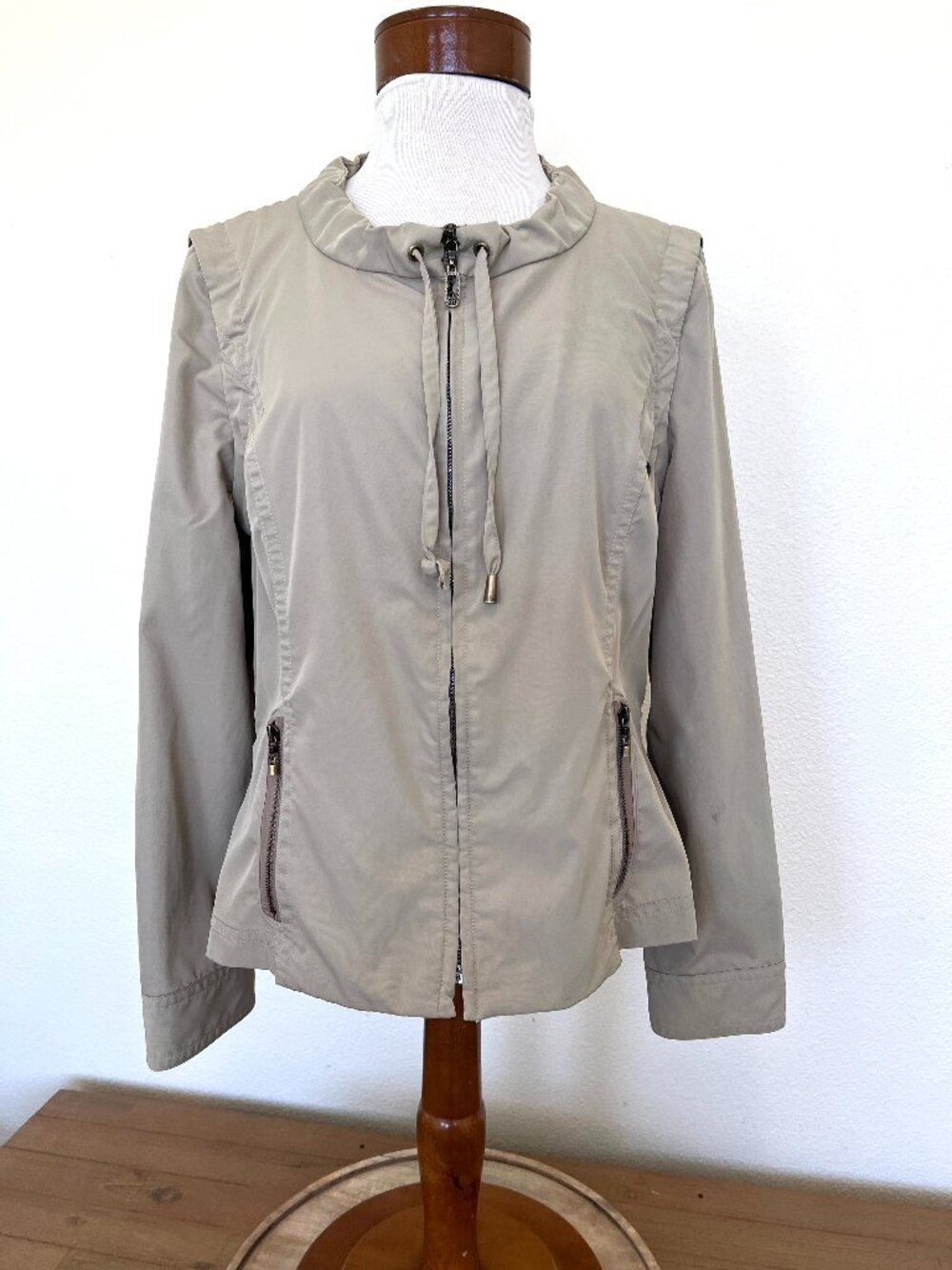 St.John Jacket - Convertible Vest - Lightweight - Light Sage - Size Medium